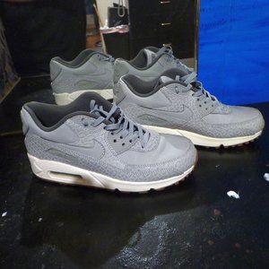 Air Max 90 Premium (sz  6.5)